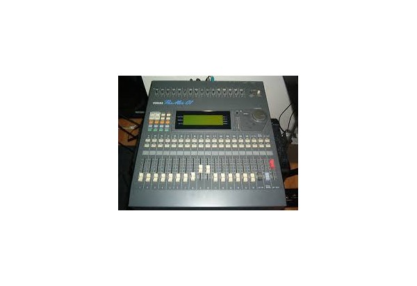 Mixer yamaha Pro Mix 01 giá rẻ